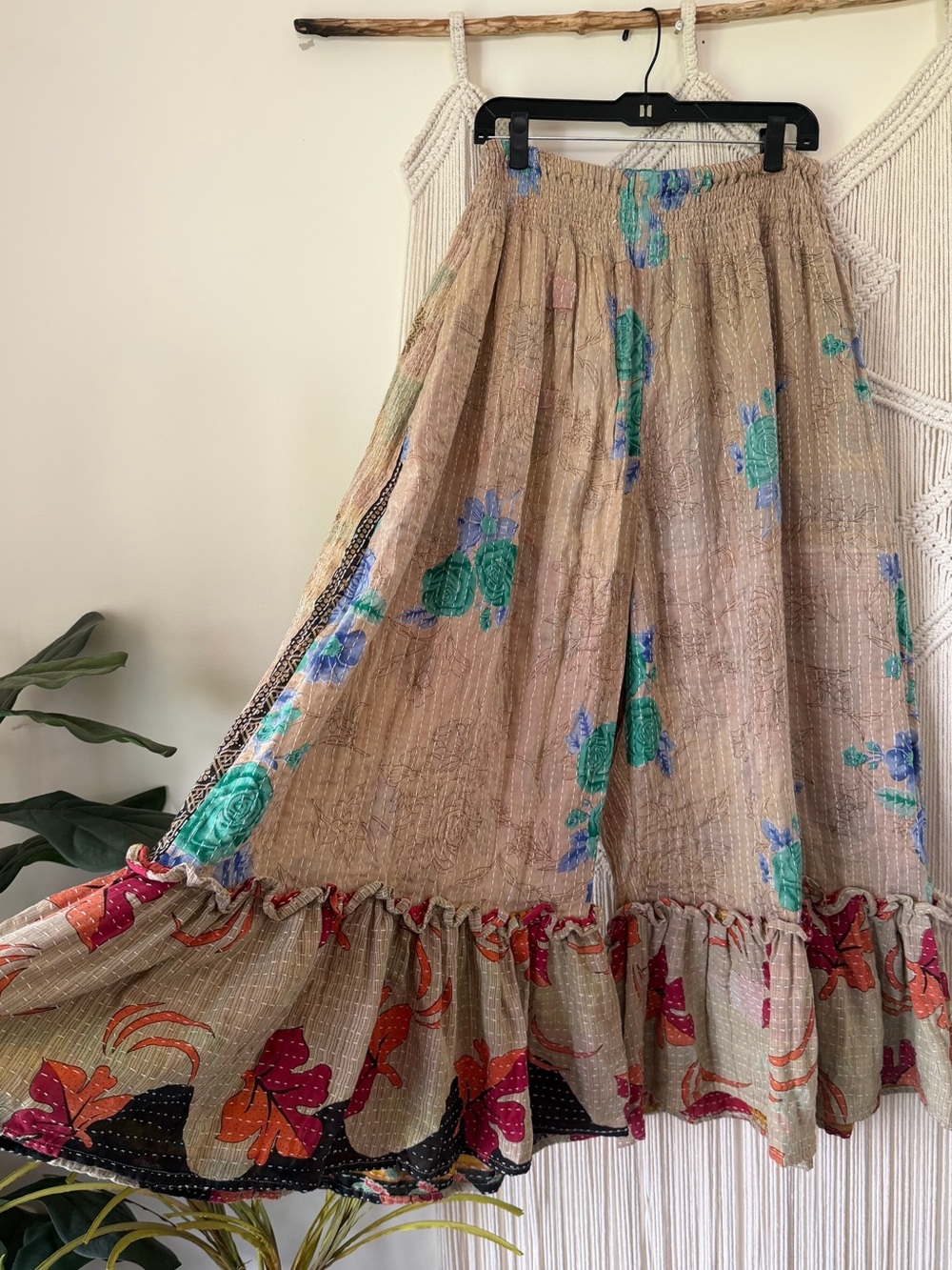 Kantha Bae Floral Rose Neutral Joplin Ruffle Pants OS